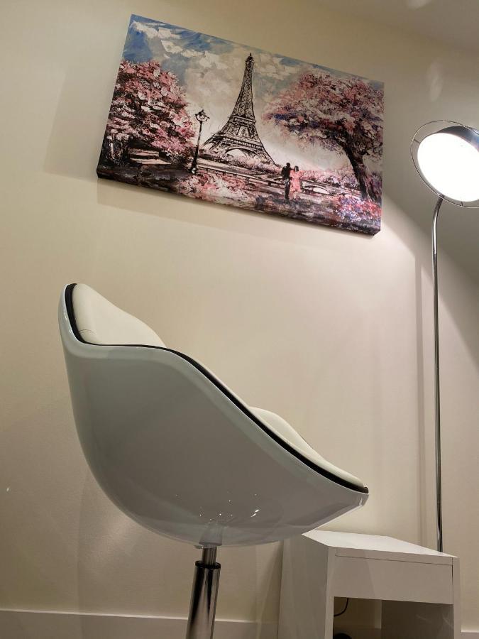 Amazing 2 Bed 2 Bath Private Apartment Watford  Exterior foto